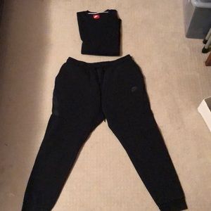 Mens Nike Black Sweatpants (Jogger) and Crewneck sweatshirt